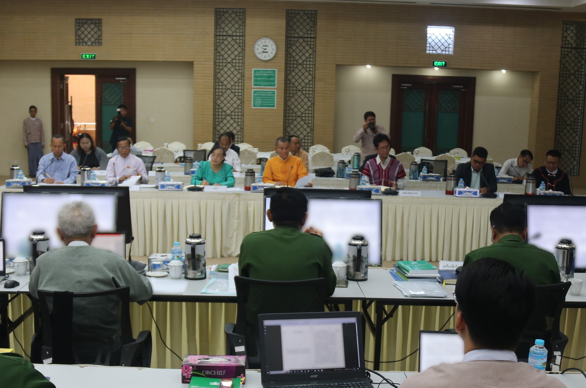 Red tape Should Be Reduced in the Peace Process