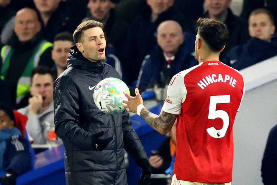 အာဆင်နယ်ရဲ့ အချိန်ဆွဲတဲ့ နည်းဗျူဟာကို ဘရိုက်တန်နည်းပြ ဝေဖန် 