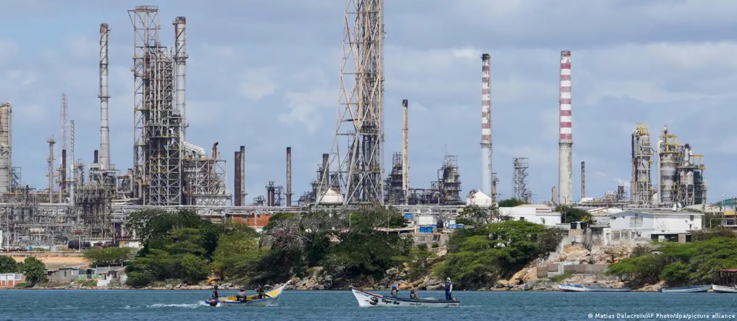 ဗင်နီဇွဲလား ရေနံရောင်းရငွေ ကန်ထံမှ‌ ဒေါ်လာ သန်း ၃၀၀ ရရှိ