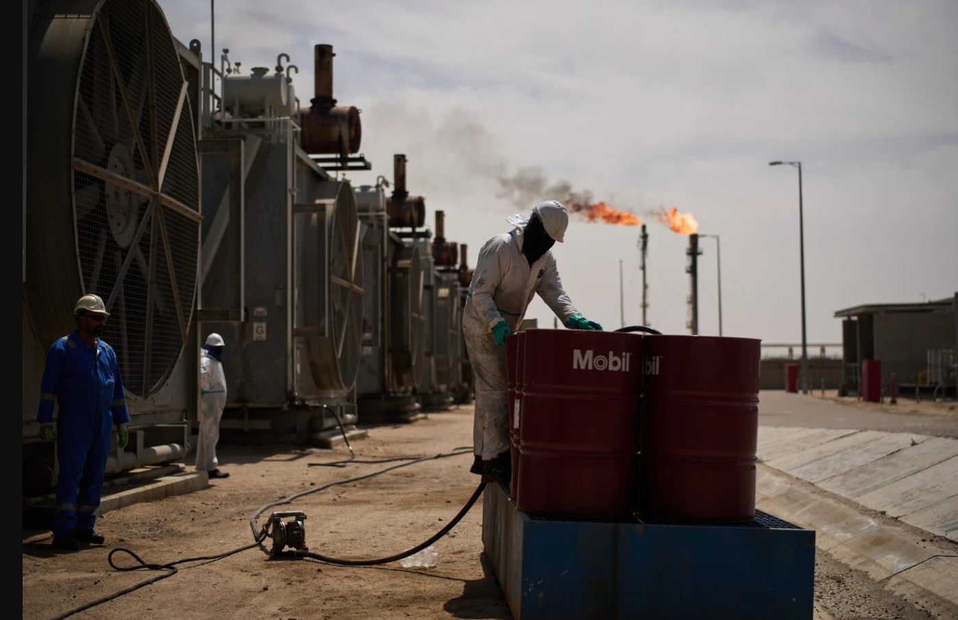 အီရန်စစ်ပွဲက အီရတ်၏ ရေနံထုတ်လုပ်မှုကို ထိခိုက်