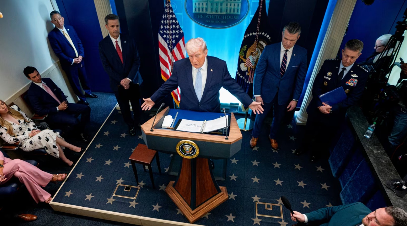 အီရန်နှင့် အပစ်ရပ်ရေး အကန့်အသတ်မရှိ သက်တမ်းတိုးမည်ဟု ထရမ့် ပြော