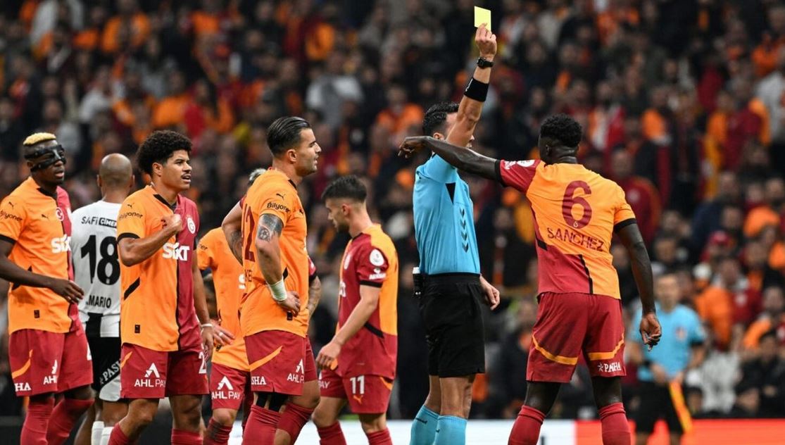 လောင်းကစားစုံစမ်းမှုမှာ ကစားသမား ၁,၀၀၀ ကျော်ကို တူရကီဆိုင်းငံ့