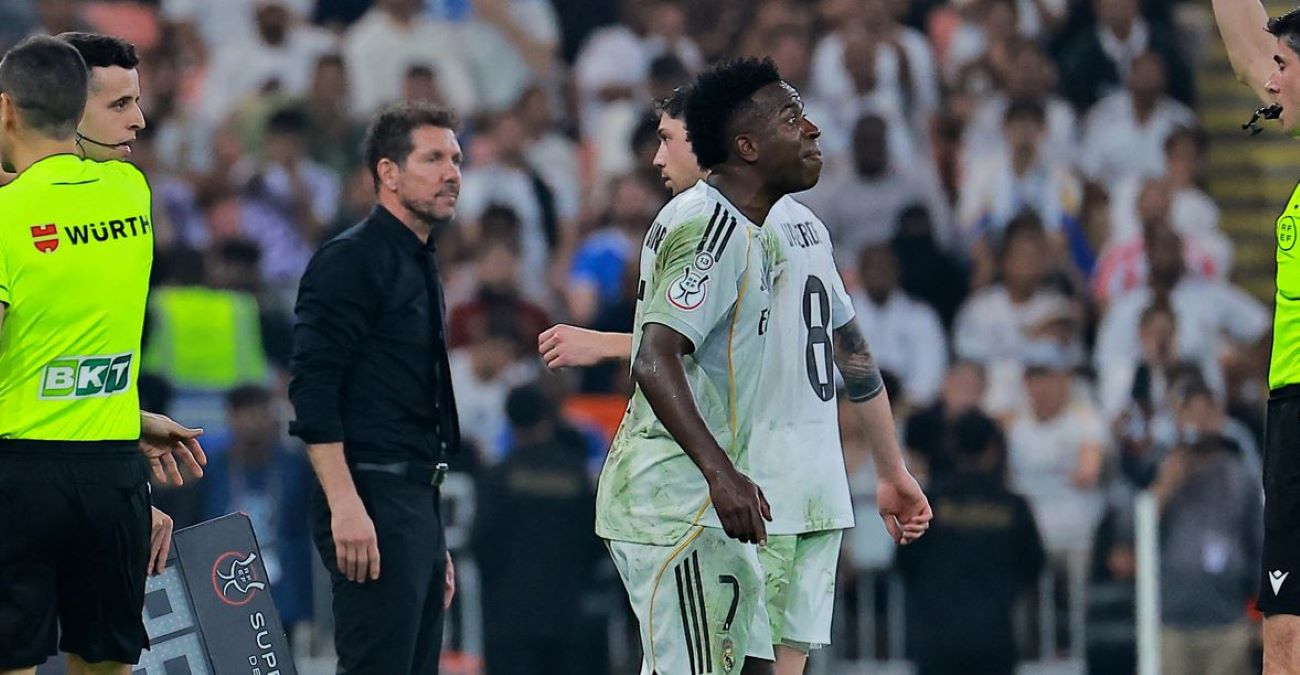 ဗီနီစီးယက်စ်အပေါ် ဆီမြွန်နီရဲ့ မှတ်ချက်ကို အလွန်ဆိုဝေဖန် 