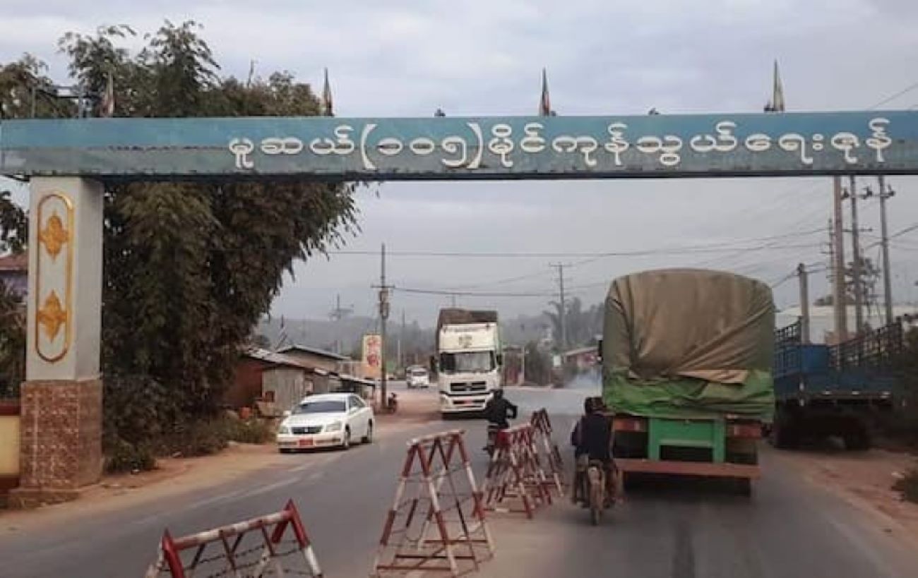 Trucks stuck in Kyin San Kyawt allowed to take out
