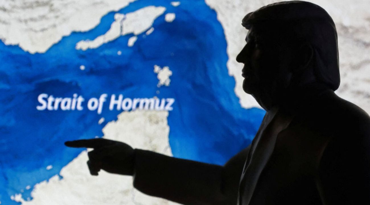 ဟော်မုဇ်ရေလက်ကြားကို ၄၈ နာရီအတွင်း ပြန်ဖွင့်ရန် ထရမ့် ပြော