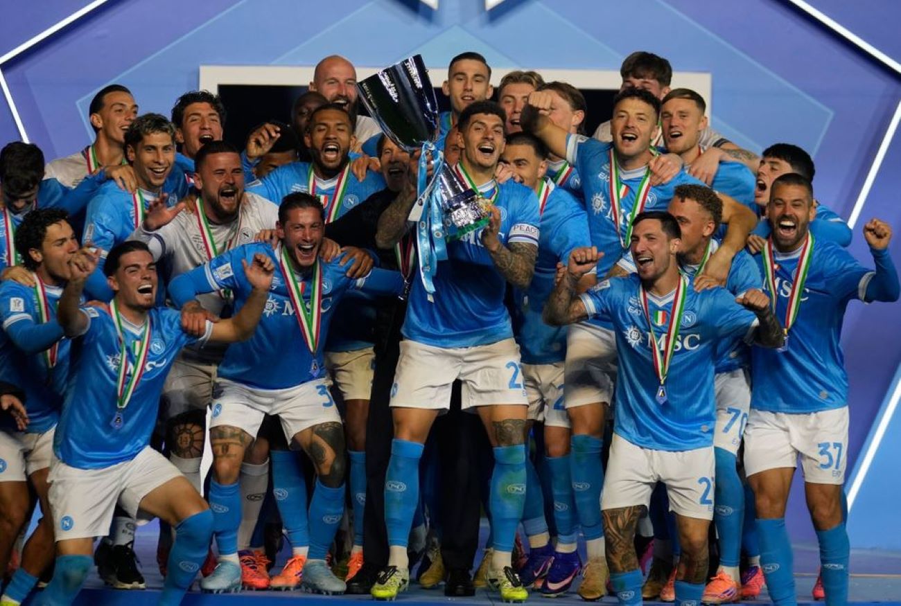 နာပိုလီအသင်း အီတလီစူပါဖလား ၃ ကြိမ်မြောက်ရရှိ 