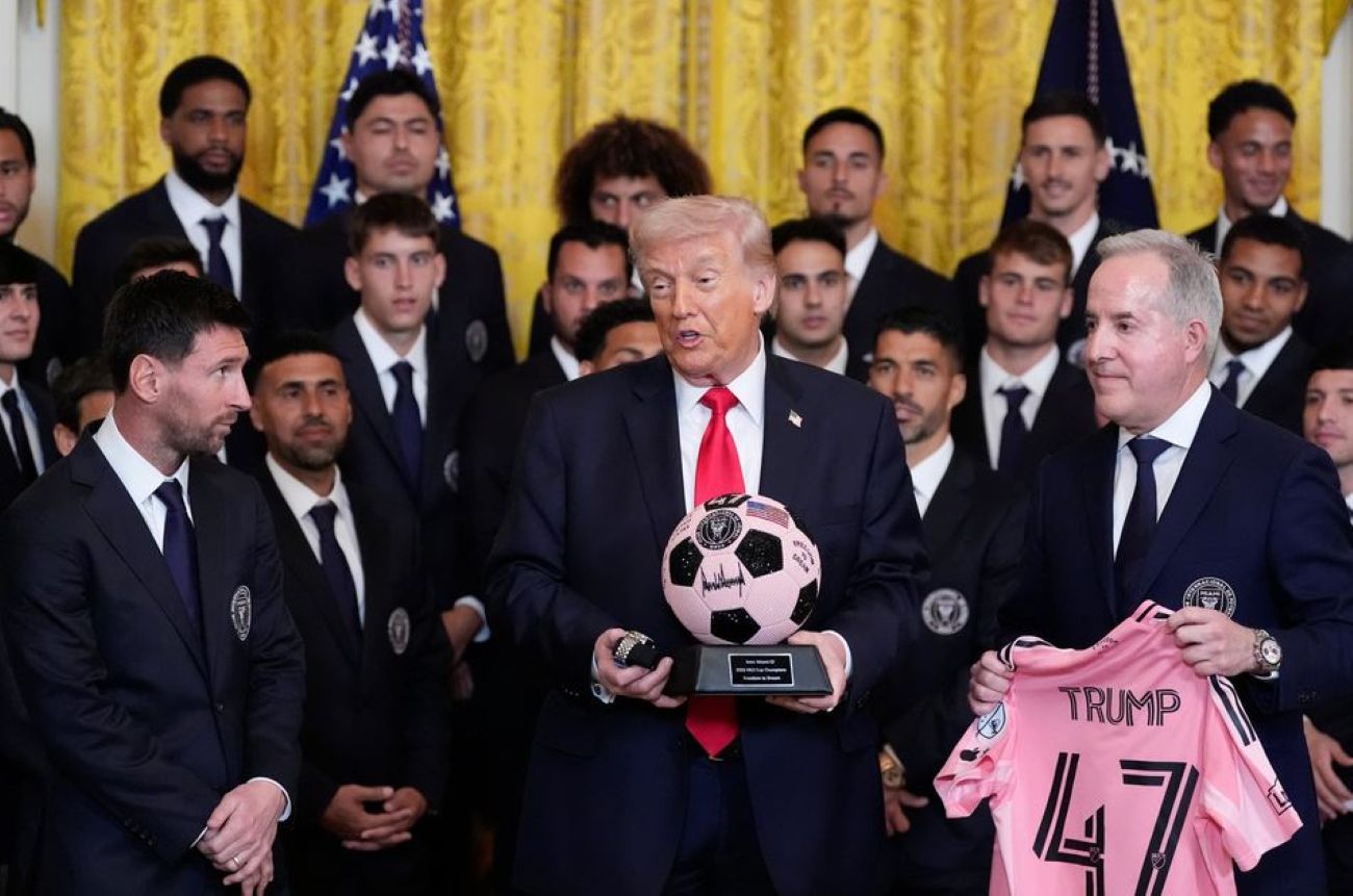 မက်ဆီနဲ့အင်တာမိုင်ယာမီကို အိမ်ဖြူတော်မှာ ထရမ့်ဂုဏ်ပြု 