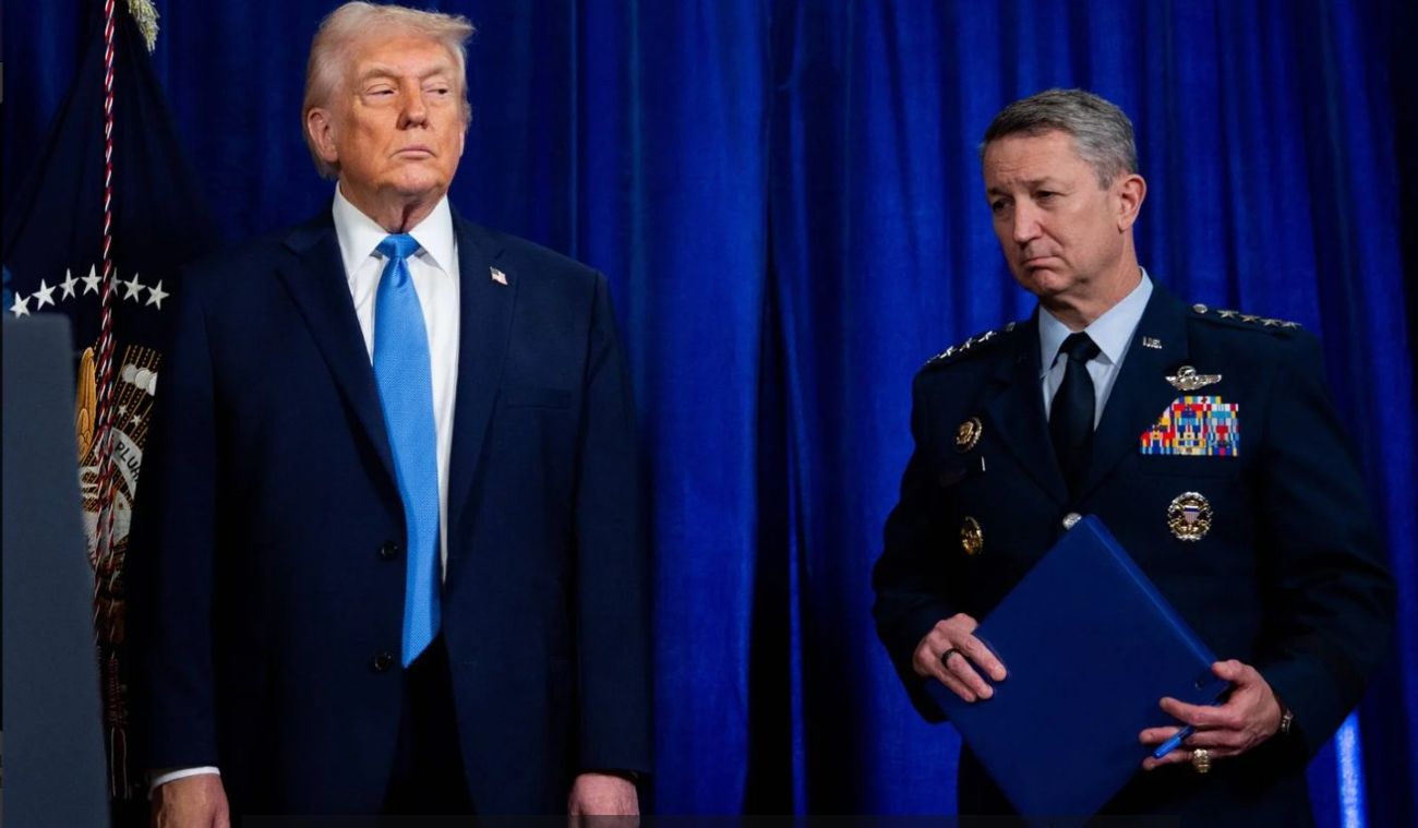 အီရန်ကိုတိုက်လျှင် ကြုံတွေ့မည့်အန္တရာယ် သတိပေးမှု ထရမ့် ဝေဖန်