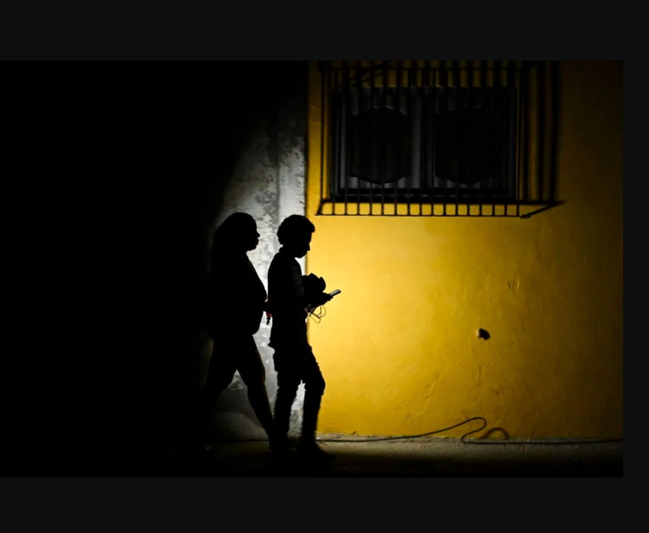 ရေနံပိတ်ဆို့ခံရ၍ ကျူးဘား တစ်နိုင်ငံလုံး လျှပ်စစ်မီး ပြတ်တောက်