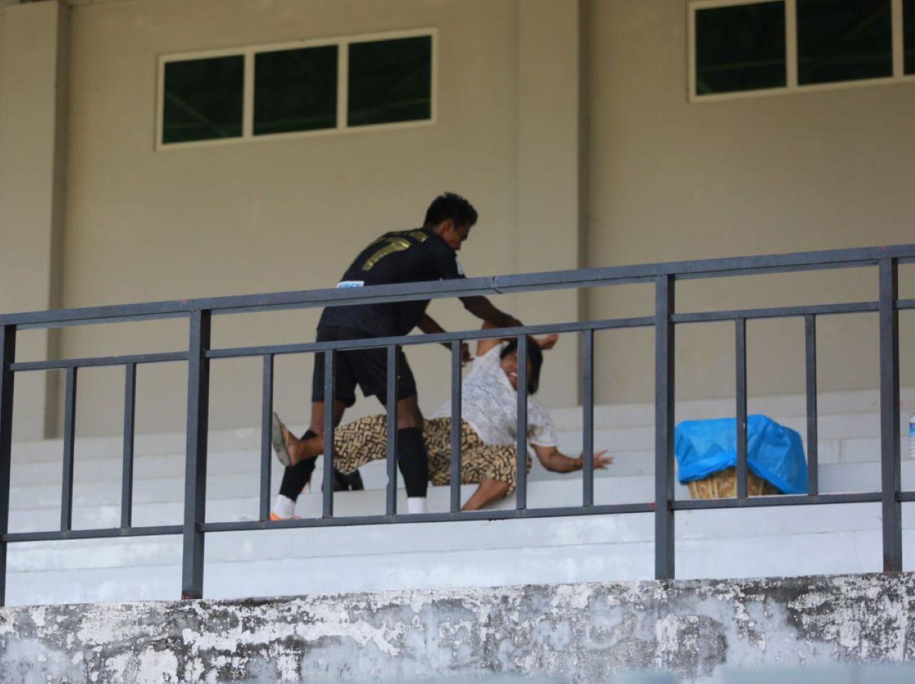 မောင်မောင်လွင်ကို ၆ လ ပွဲပယ်နဲ့ ဒဏ်ကြေးငွေသိန်း ၃၀ ချမှတ် 