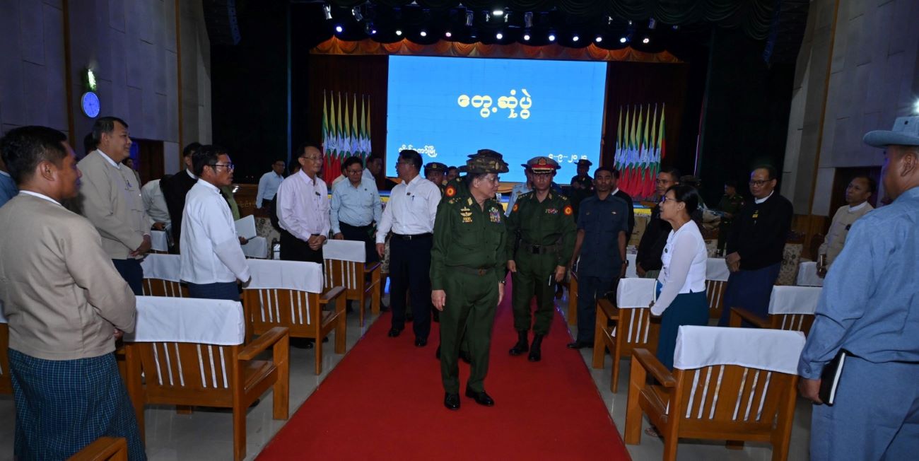 C in C goes to Loikaw, Sesai and Taunggyi where there are military tensions