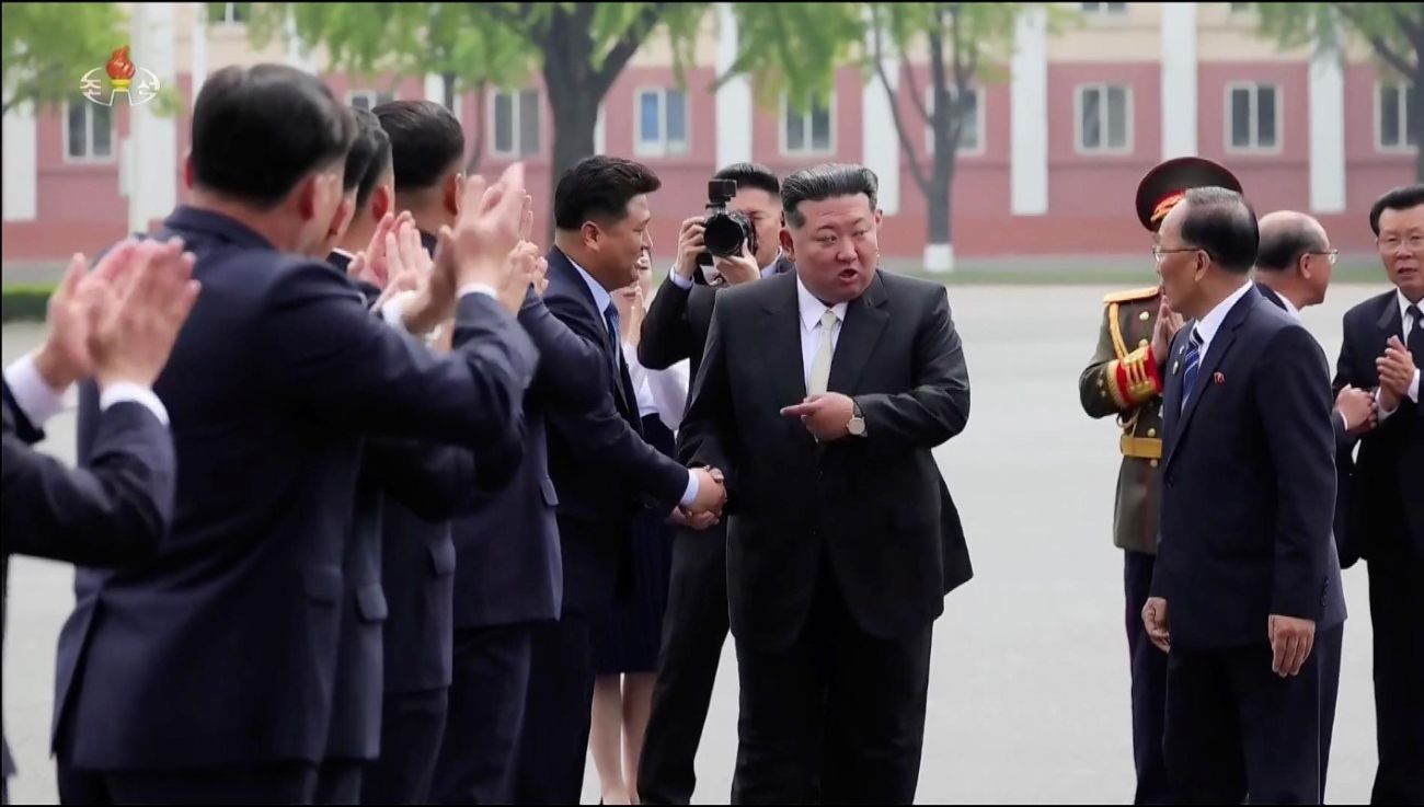 မြောက်ကိုရီးယားက အခြေခံဥပဒေတွင် ပြန်ပေါင်းစည်းရေးကို ပယ်ဖျက်