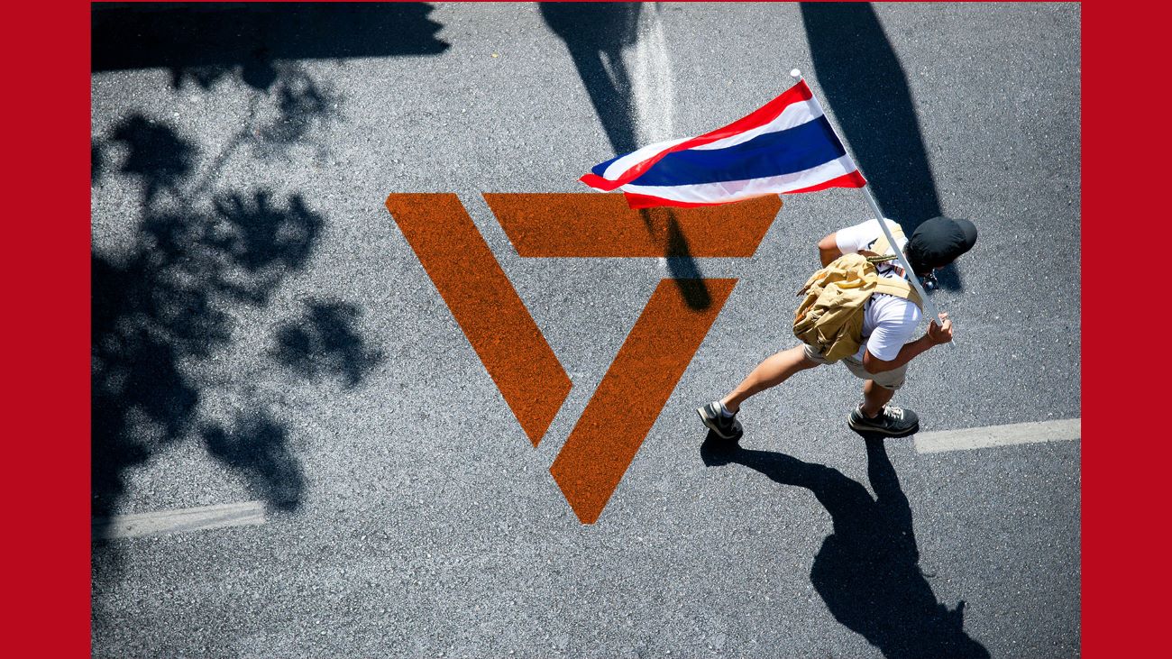 ပြည်သူ့ပါတီက ဘတ် ၂၅၀ ဘီလျံရှိ ရက် ၁၀၀ စီးပွားရေးကို ကတိပြု