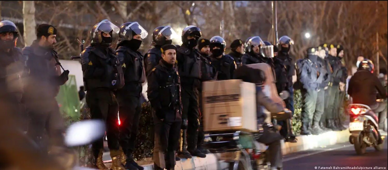 ဆန္ဒပြသူကို ဆက်သတ်လျှင် ဆိုးကျိုးခံရမည်ဟု ထရမ့်က အီရန်ကို သတိပေး