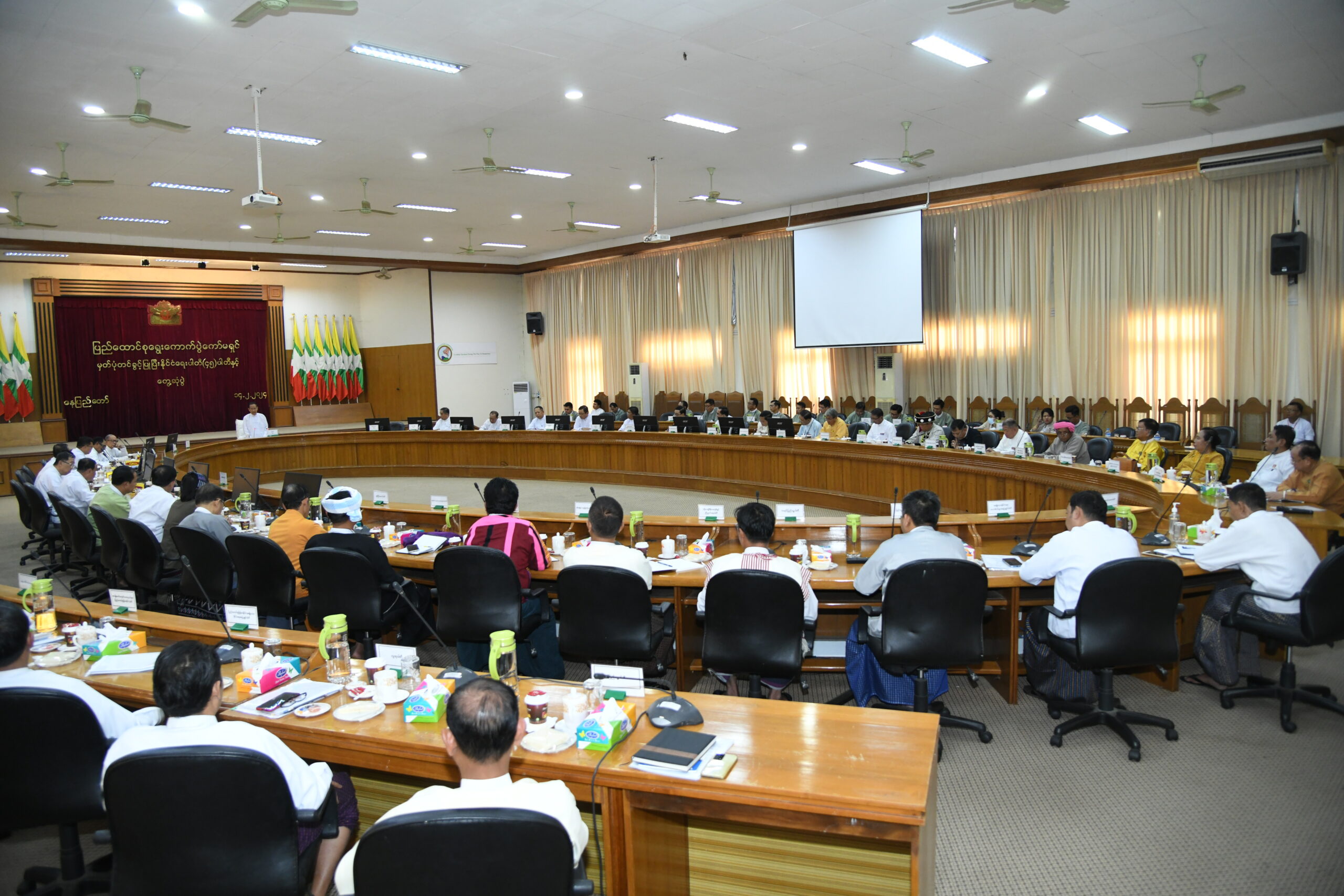 Analysts Want Election to Resolve Political Problems