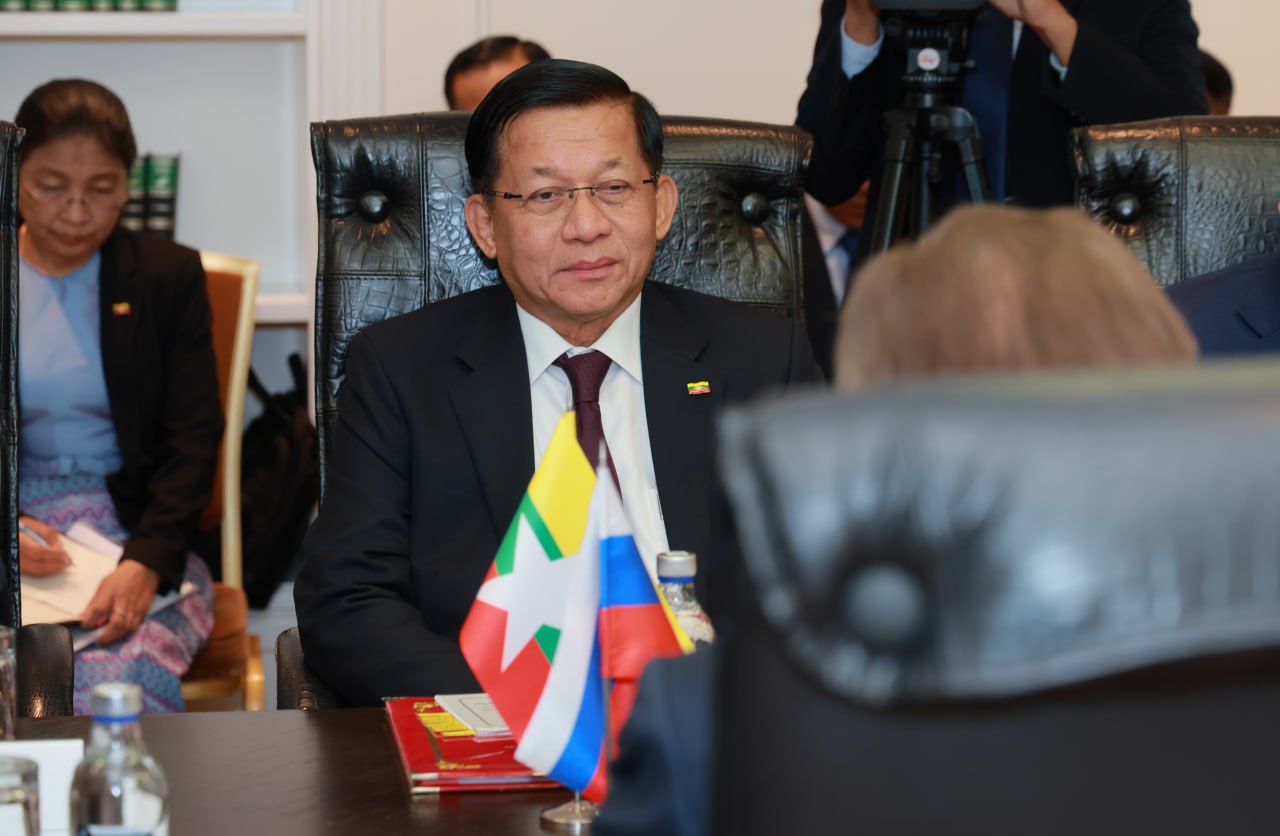 Political disagreements require broader perspectives, says Senior General