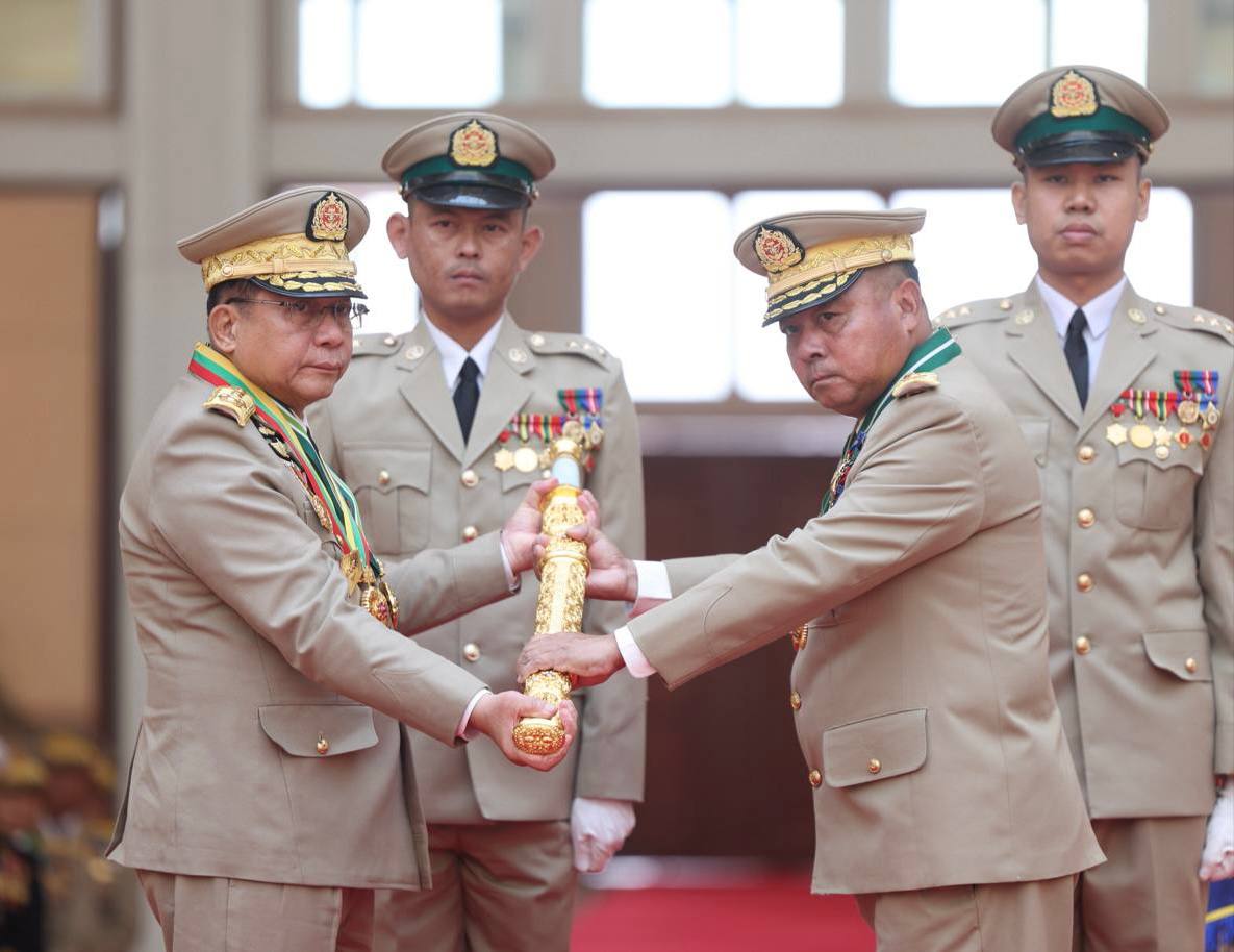 တပ်ချုပ်ရာထူး ဗိုလ်ချုပ်ကြီးရဲဝင်းဦးကို လွှဲပြောင်း