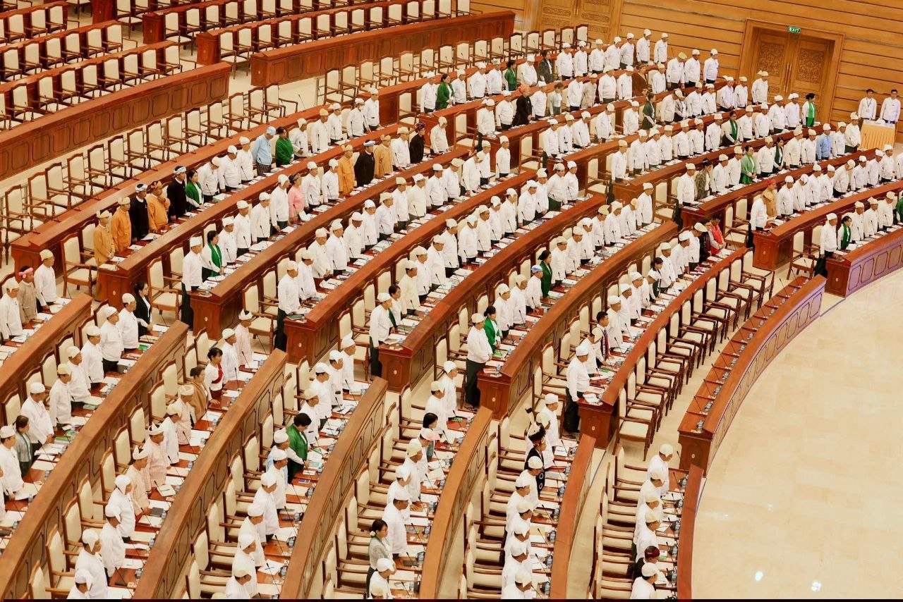 Parliamentarians Should Unite and Rebuild the Country