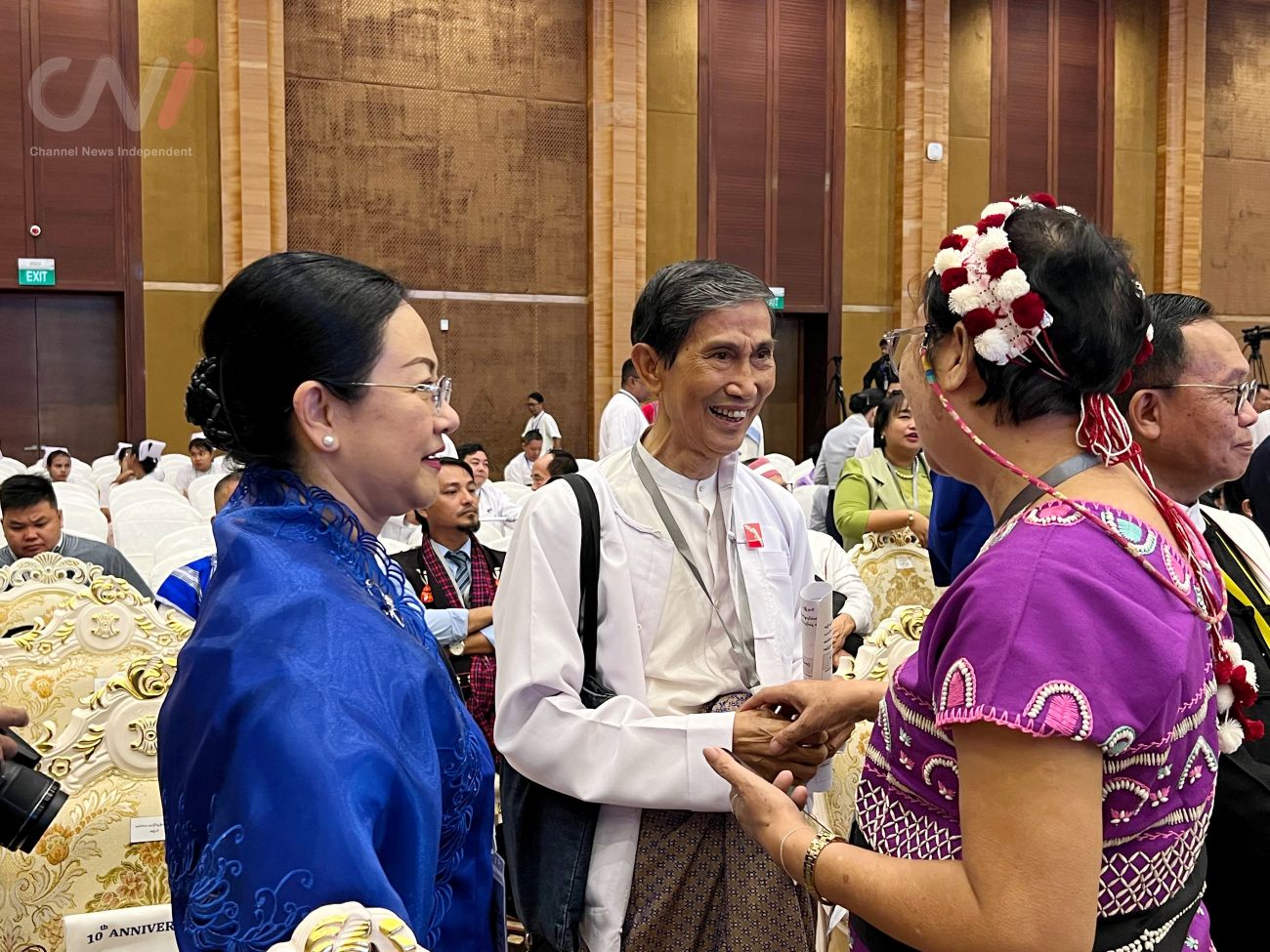 Politicians and Businesspeople Should Work Together for the Development of the Country