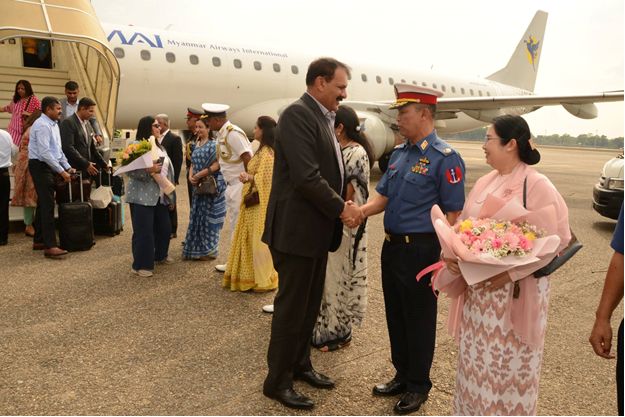 အိန္ဒိယရေတပ်ဦးစီးချုပ် မြန်မာပြည် ရောက်လာ