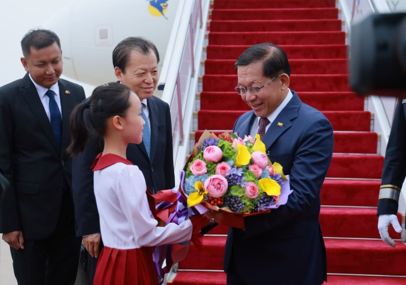 President U Min Aung Hlaing Arrives in Beijing for Translation