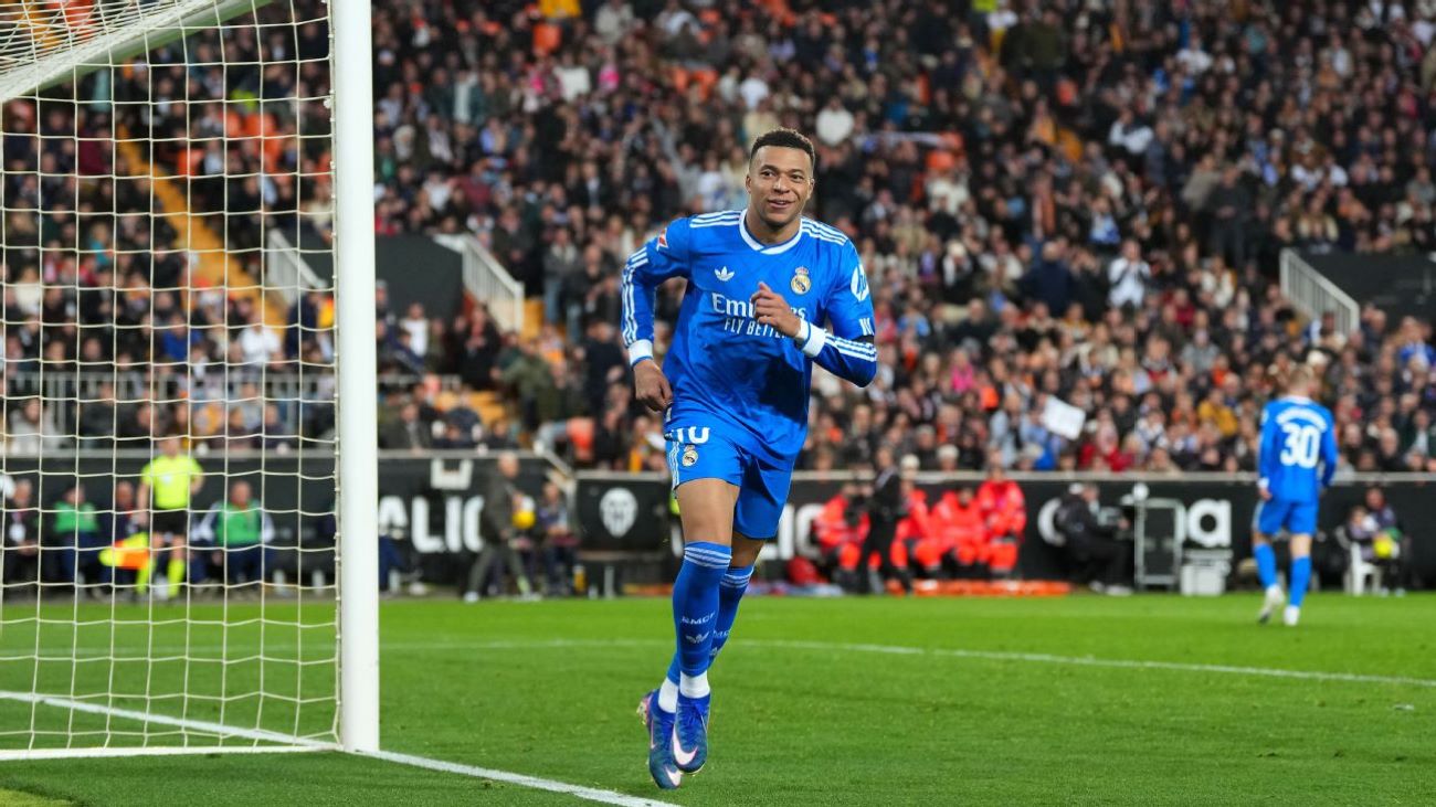 ဘတ်ပီကို ကမ္ဘာ့အကောင်းဆုံး ကစားသမားလို့ ချီးကျူး 